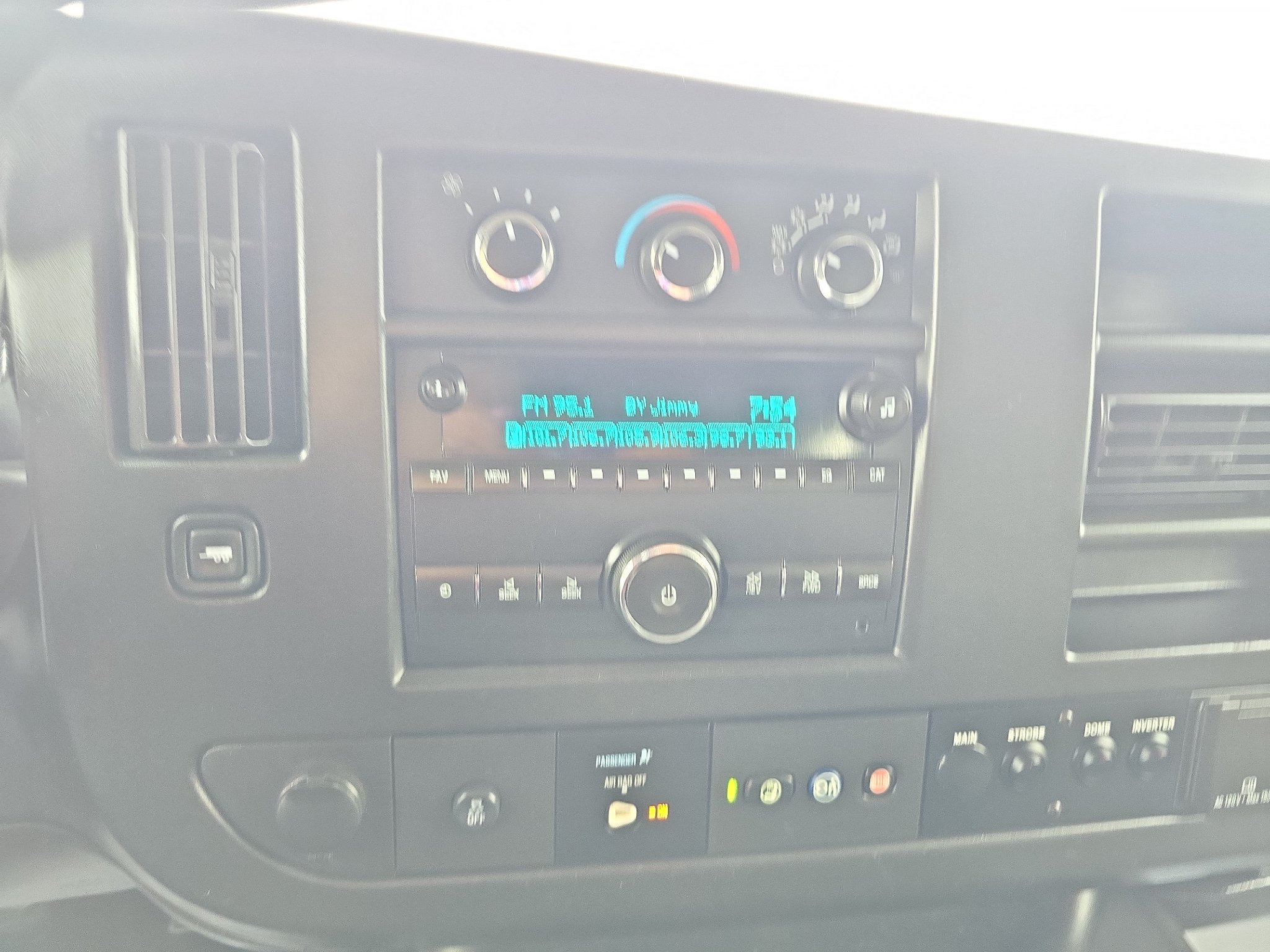 Used 2018 Chevrolet Express 2500 w/ Driver Convenience Package RWD image 23