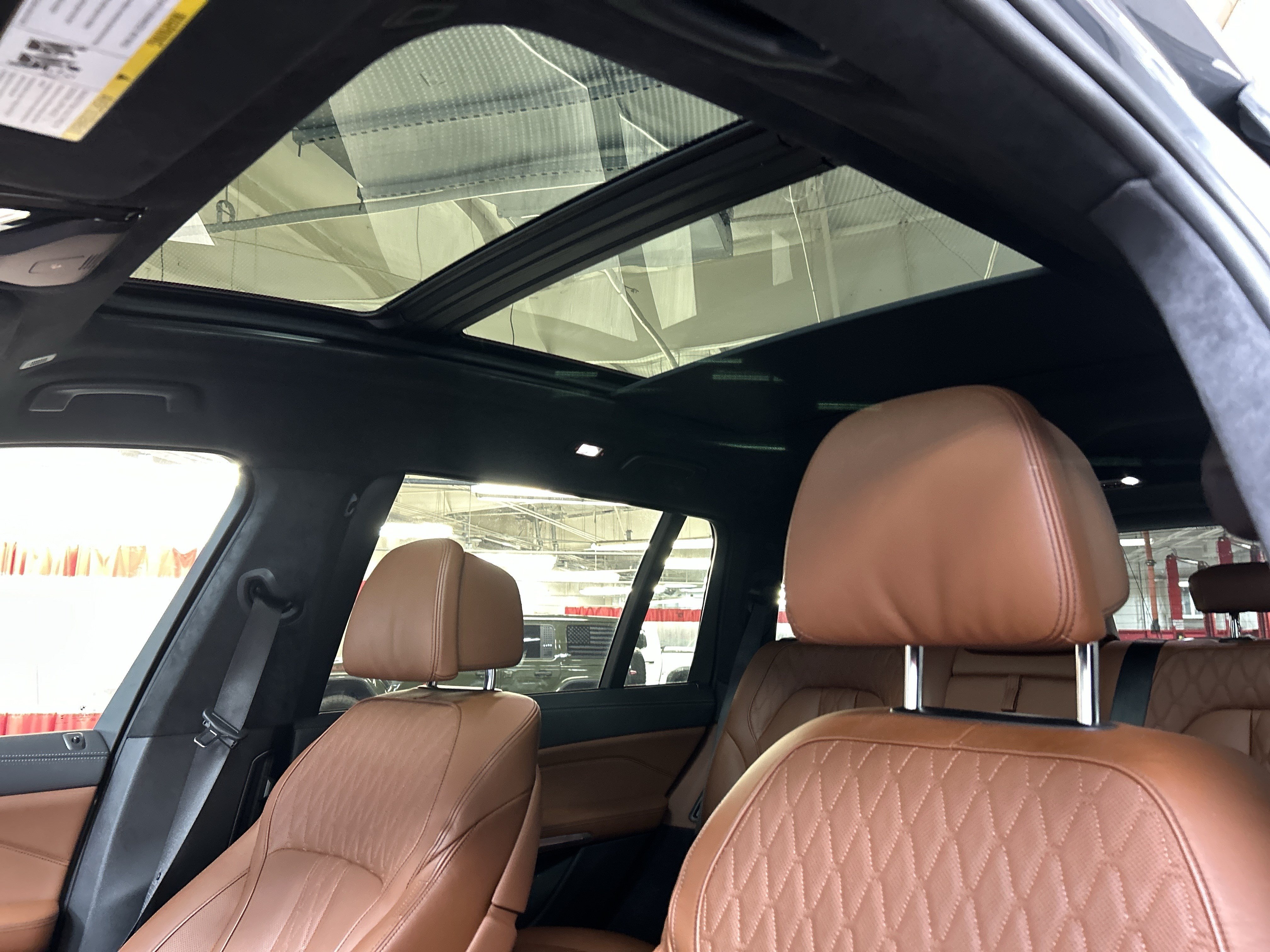 Used 2024 BMW X7 xDrive40i w/ Executive Package AWD/4WD image 27