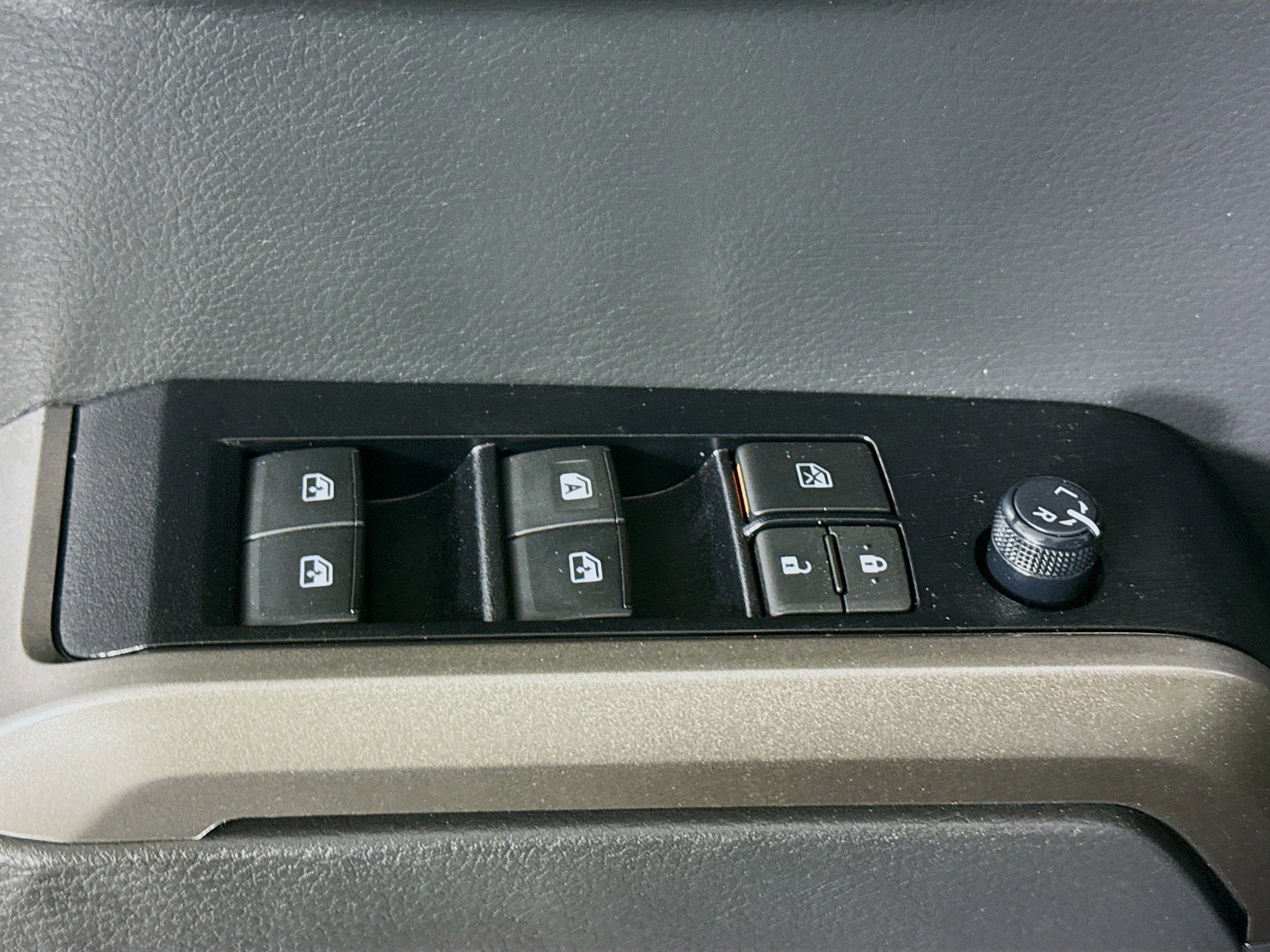 Used 2023 Toyota Tacoma SR image 23