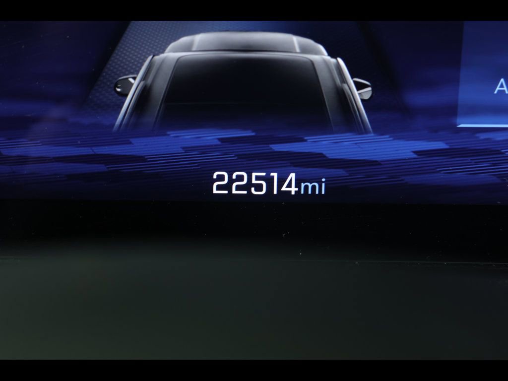 Used 2025 Chevrolet Traverse LT image 26