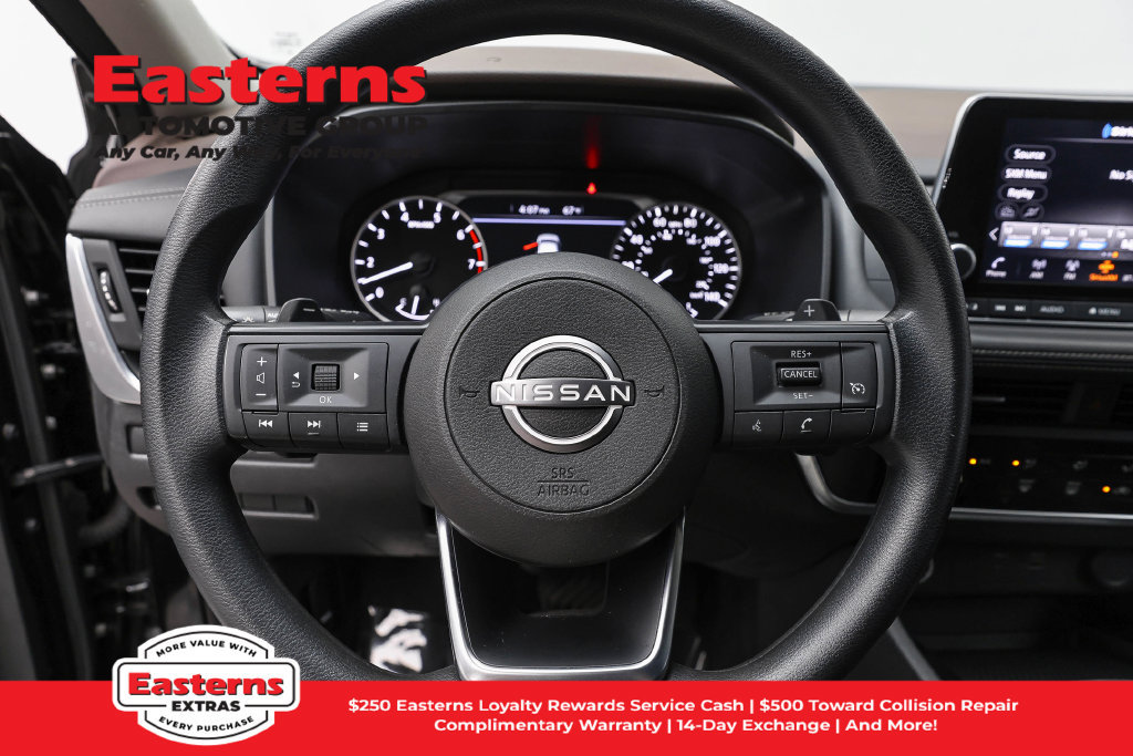 Used 2023 Nissan Rogue S AWD/4WD image 11