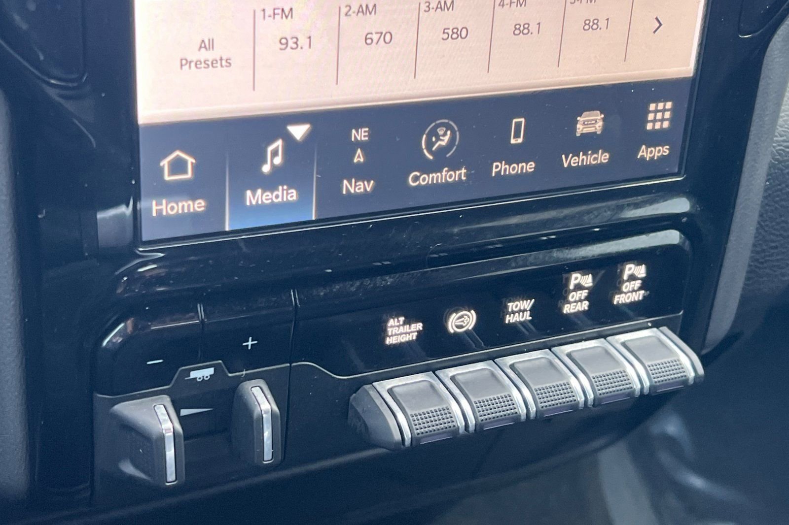 Used 2023 RAM 3500 Laramie w/ Night Edition image 21