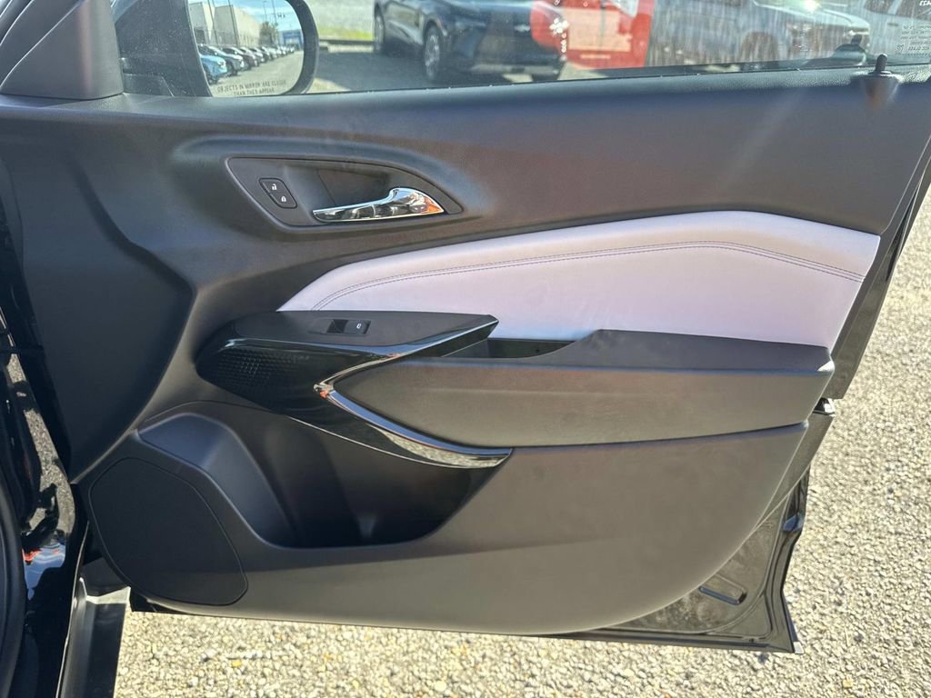 New 2026 Chevrolet Trax LT w/ Sunroof Package image 14