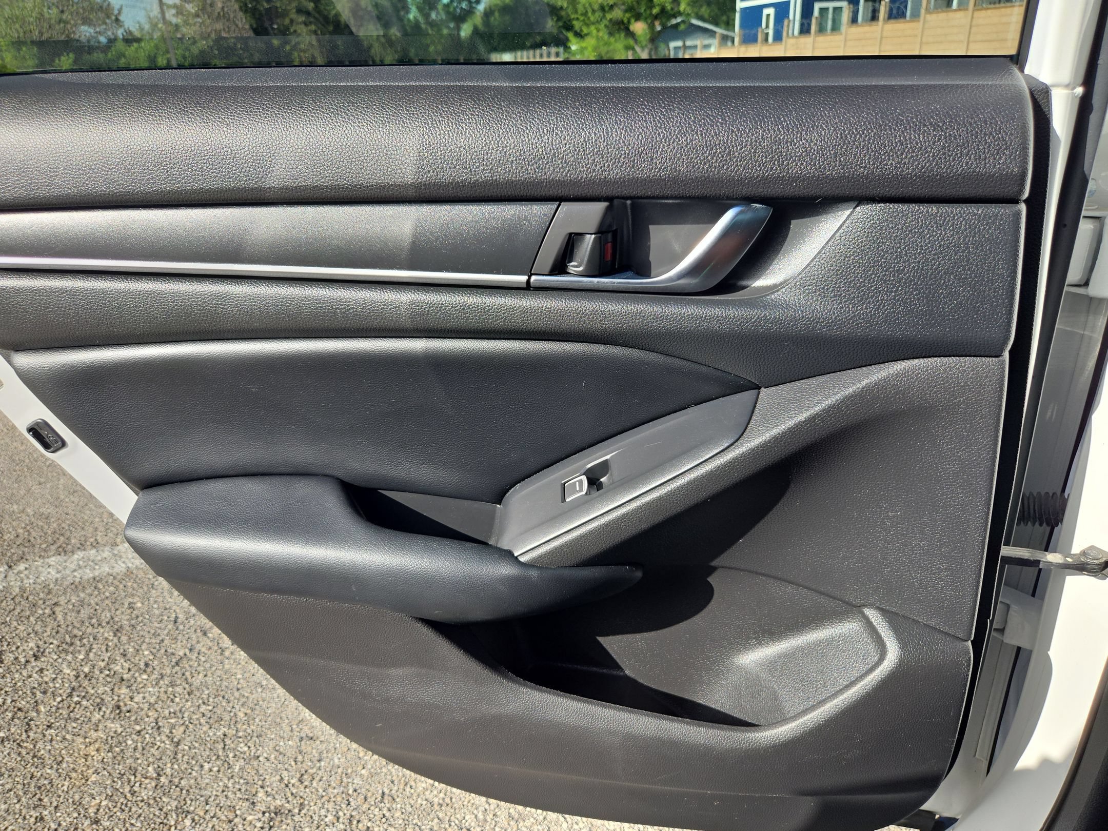 Used 2018 Honda Accord EX image 15