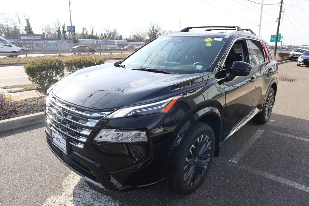 Certified 2025 Nissan Rogue Platinum FWD image 9