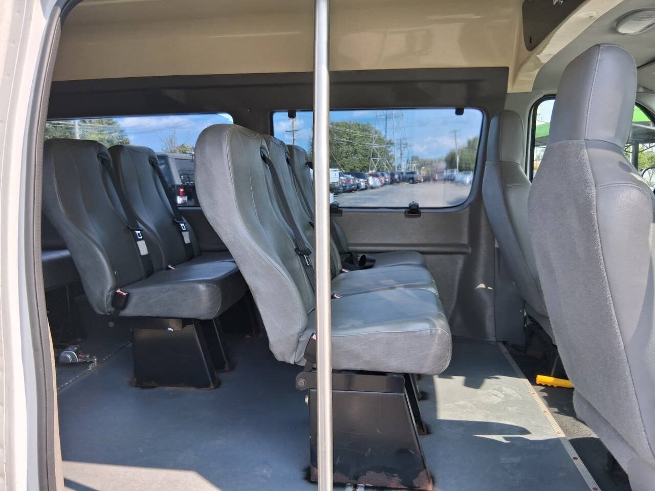 Used 2009 Ford E-250 and Econoline 250 Extended RWD image 20