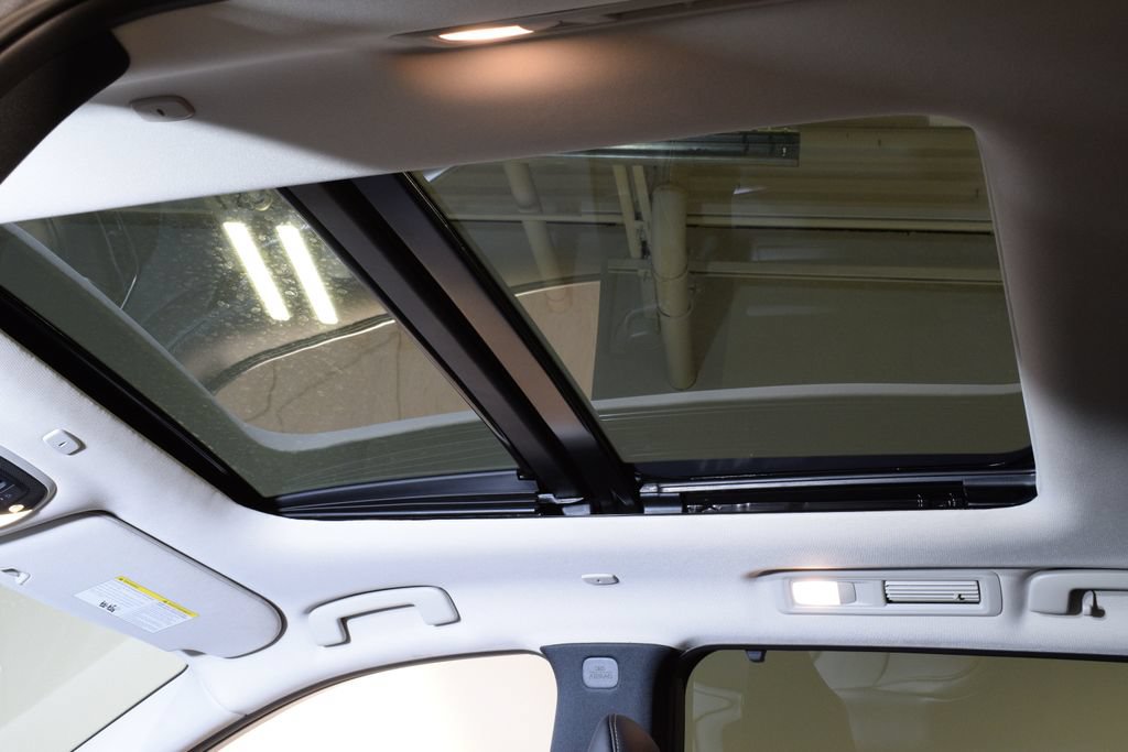 Certified 2026 INFINITI QX60 Luxe w/ Cargo Package AWD/4WD image 5