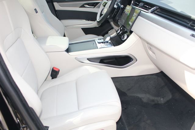 New 2026 Jaguar F-PACE R-Dynamic S image 3