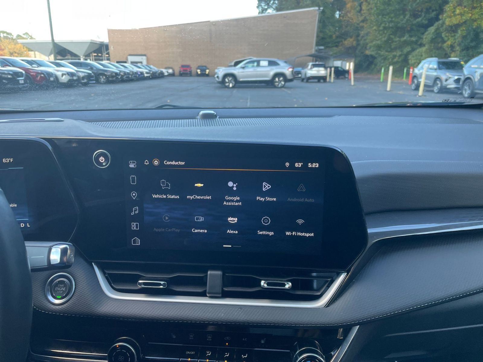 Used 2025 Chevrolet Equinox LT image 18