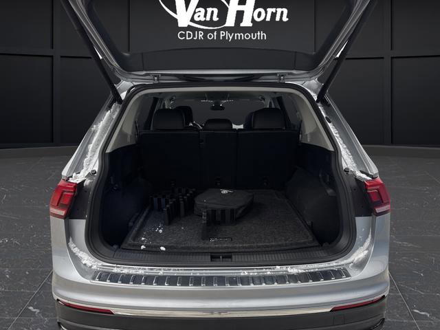 Used 2022 Volkswagen Tiguan SE image 13