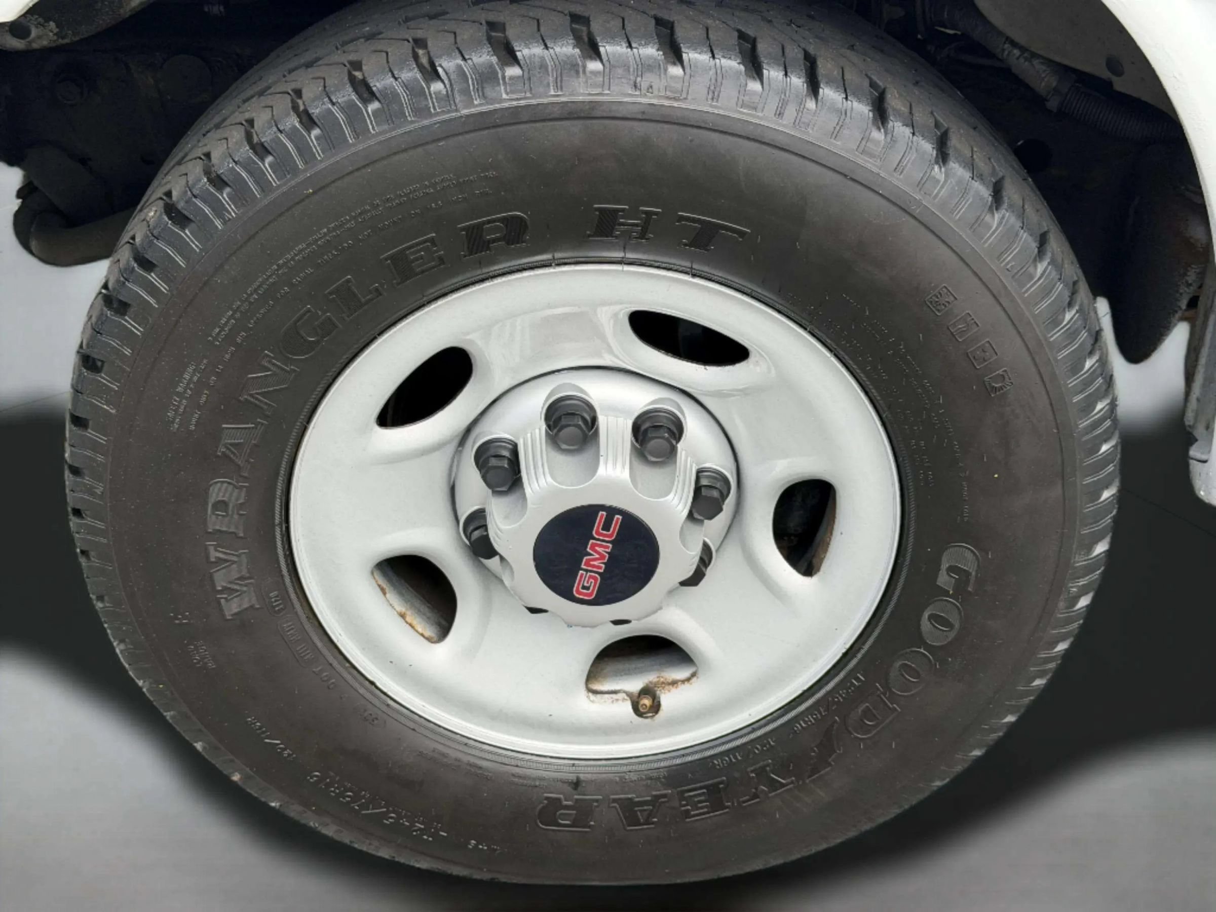 Used 2015 GMC Savana 3500 RWD image 26