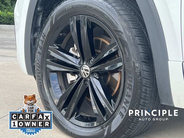 Used 2023 Volkswagen Atlas Cross Sport SEL R-Line AWD/4WD image 7