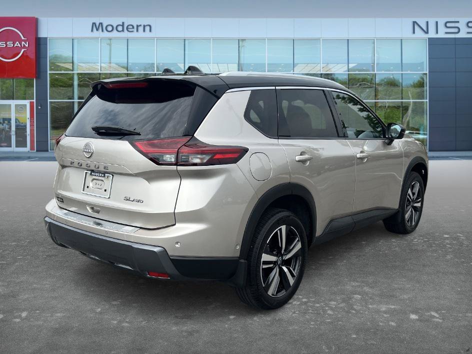 Certified 2025 Nissan Rogue SL w/ Tech Package AWD/4WD image 5