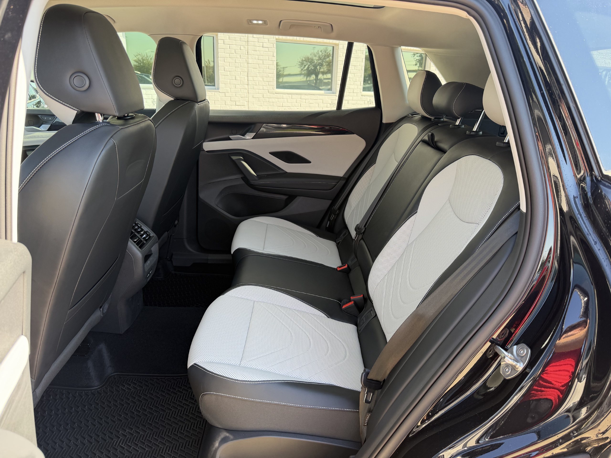 New 2026 Volkswagen Tiguan SE FWD image 26