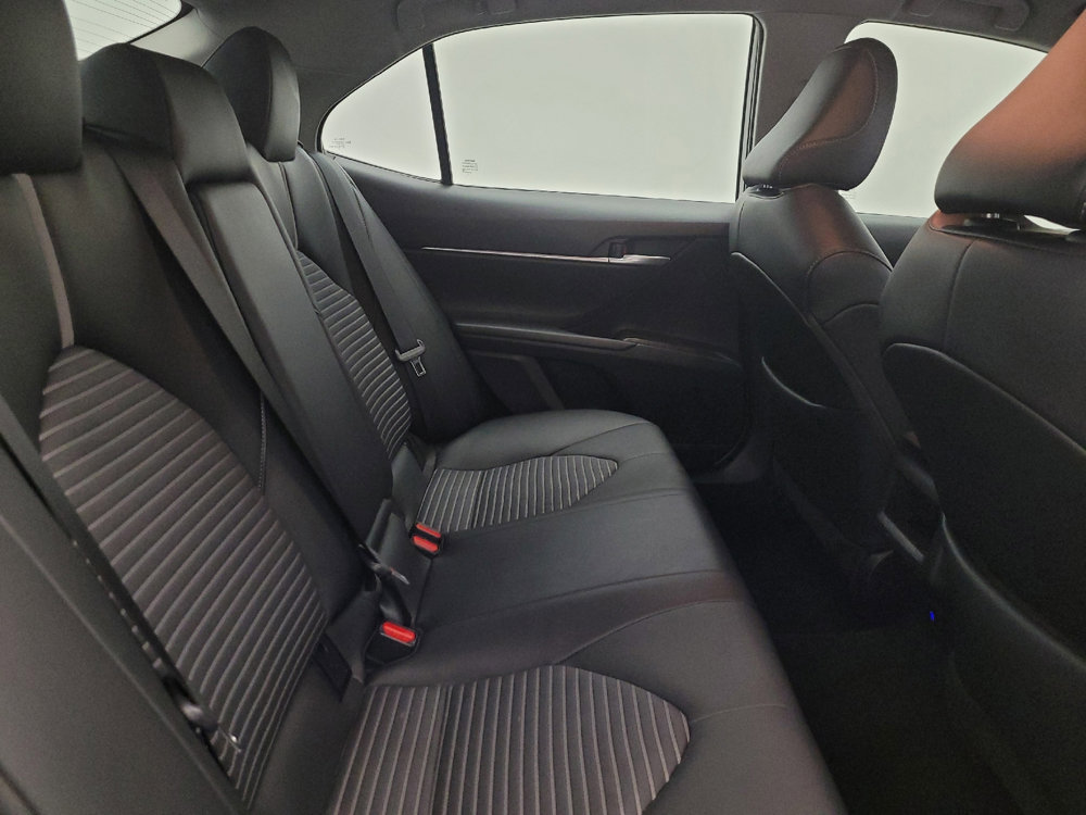 Used 2023 Toyota Camry SE image 19