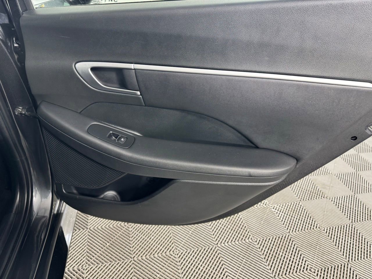 Used 2025 Hyundai Sonata SEL FWD image 24