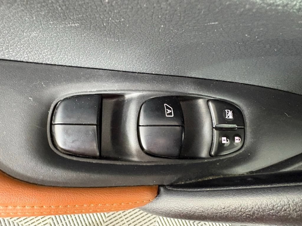 Used 2017 Nissan Rogue SL w/ SL Premium Package FWD image 20