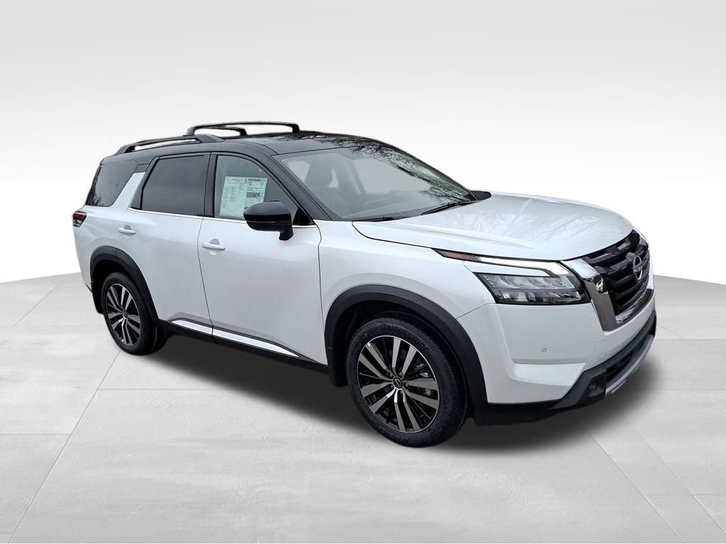 New 2025 Nissan Pathfinder Platinum w/ Cargo Package image 8
