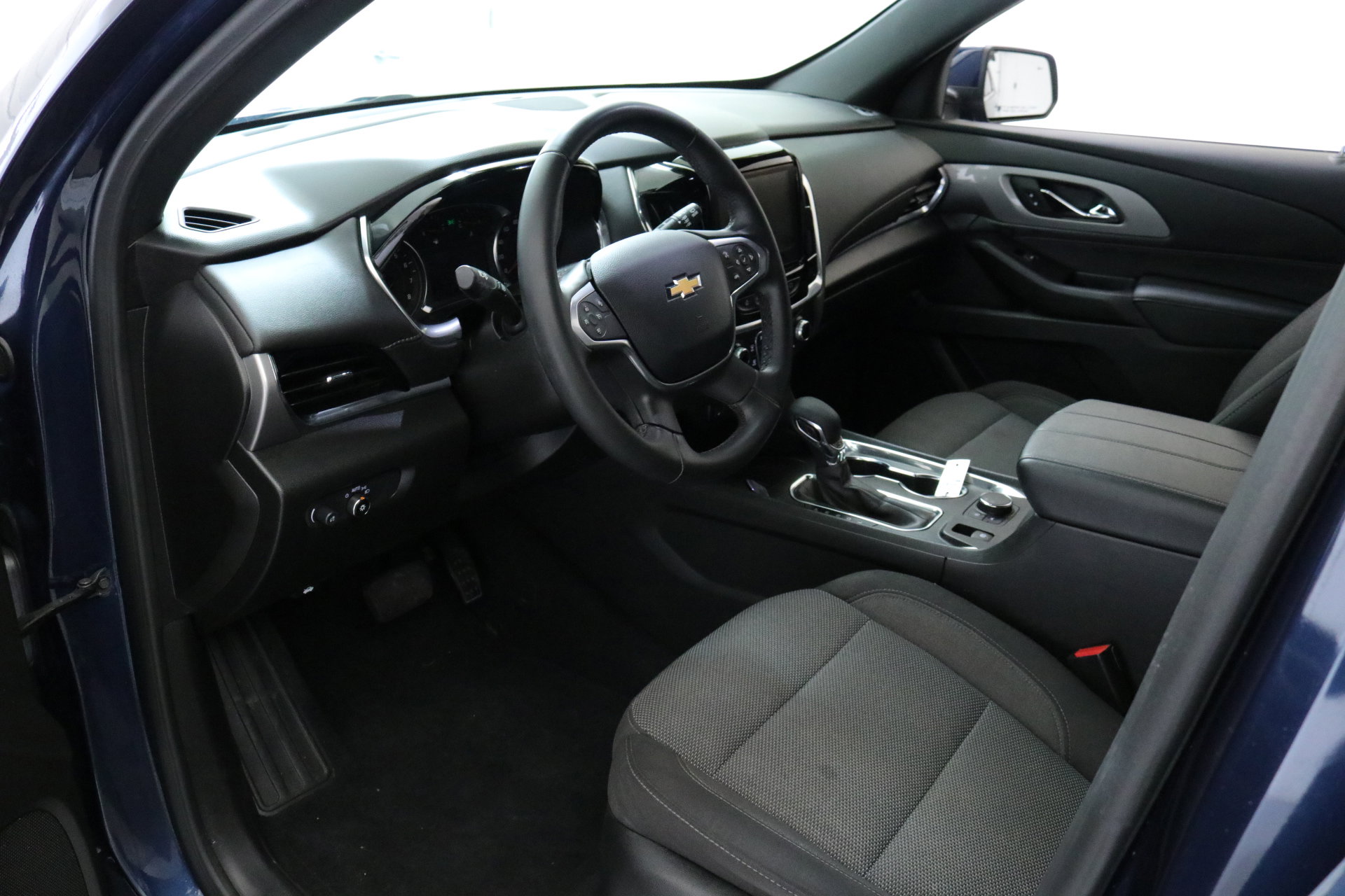 Used 2023 Chevrolet Traverse LT image 22