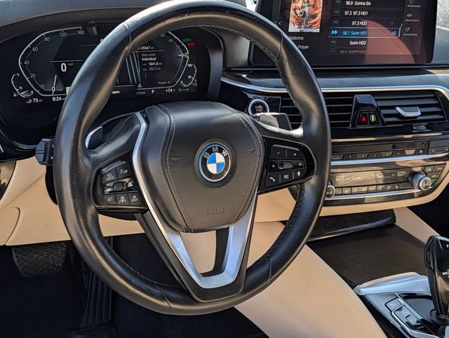 Used 2023 BMW 530e w/ Premium Package RWD image 16
