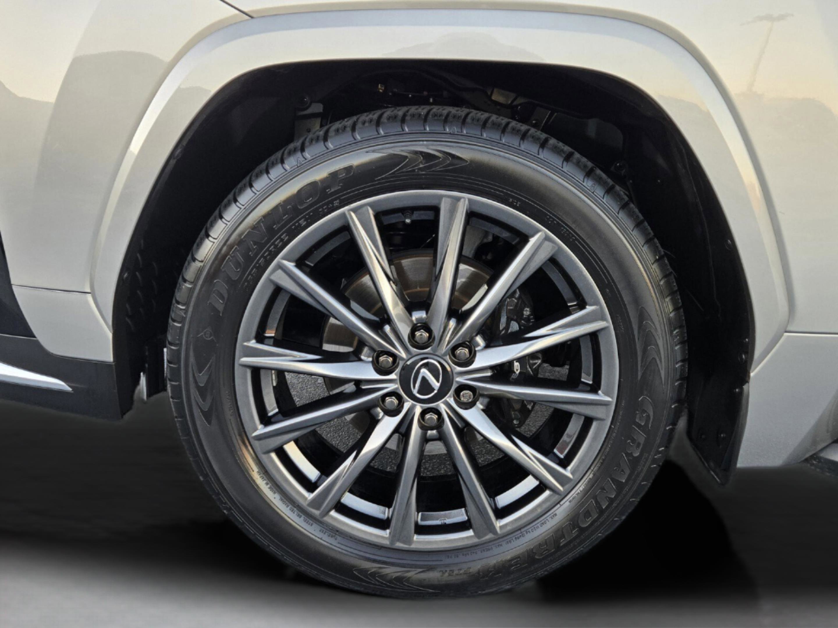 Certified 2024 Lexus LX 600 F Sport image 17