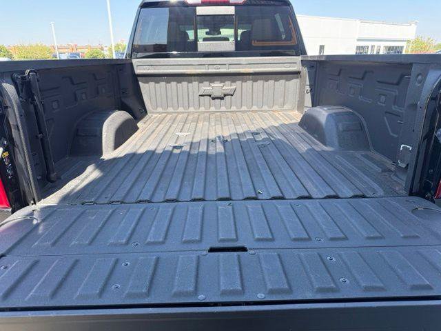 Used 2025 Chevrolet Silverado 2500 LT AWD/4WD image 7
