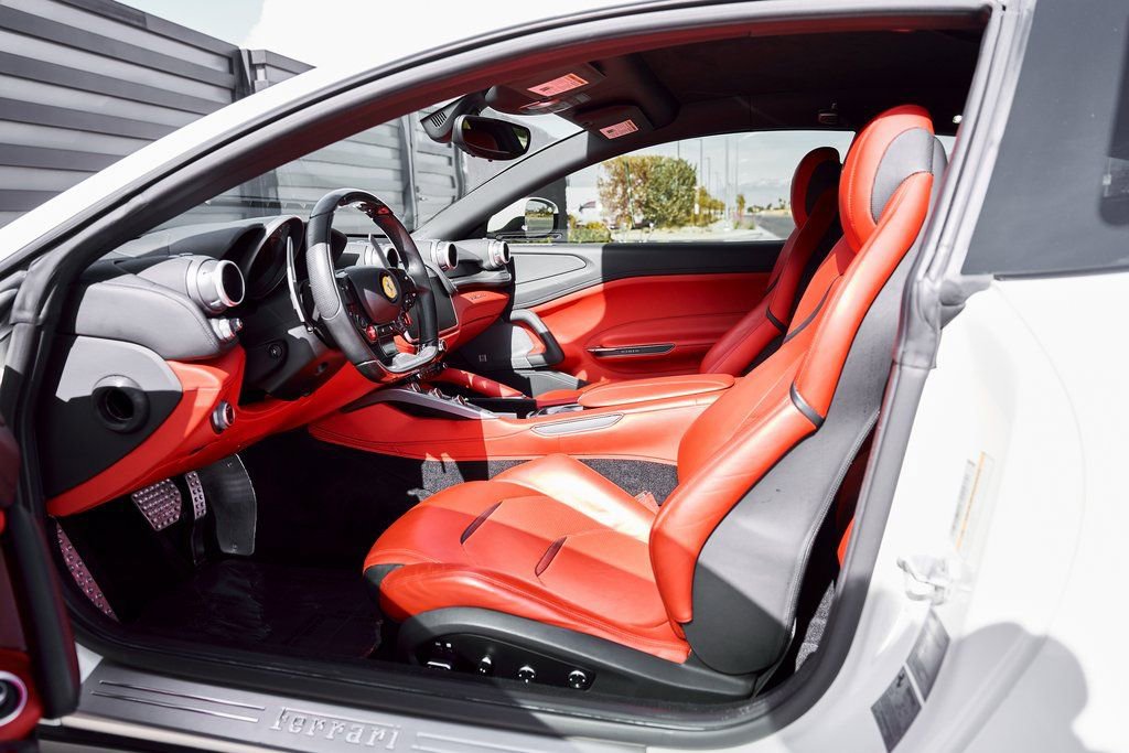 Used 2019 Ferrari GTC4Lusso AWD/4WD image 33