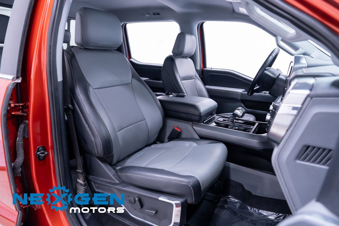 Used 2023 Ford F150 Lariat w/ Trailer Tow Package image 53