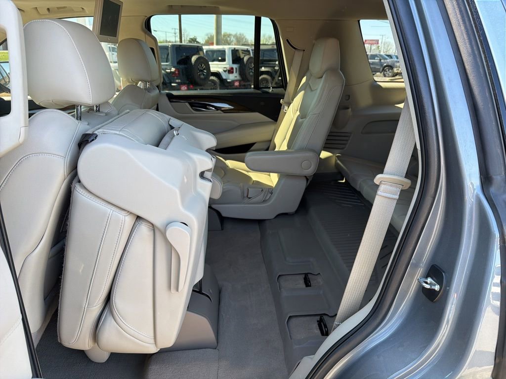 Used 2018 Cadillac Escalade Premium Luxury AWD/4WD image 24