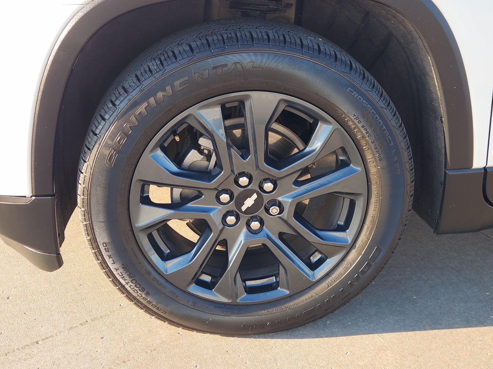 Used 2020 Chevrolet Traverse RS w/ LPO, Floor Liner Package FWD image 14