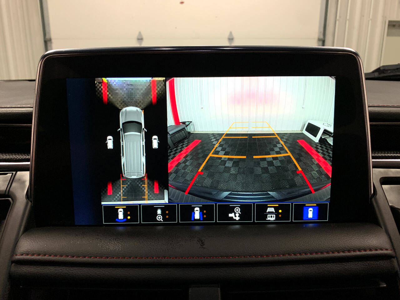 Used 2022 Chevrolet Tahoe RST w/ Luxury Package image 37