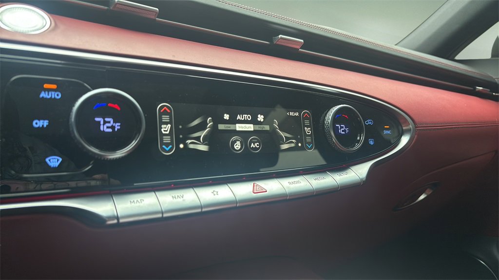 Used 2023 Genesis GV70 2.5T w/ Sport Prestige Package image 24