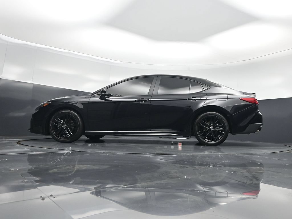 Used 2026 Toyota Camry SE FWD image 7