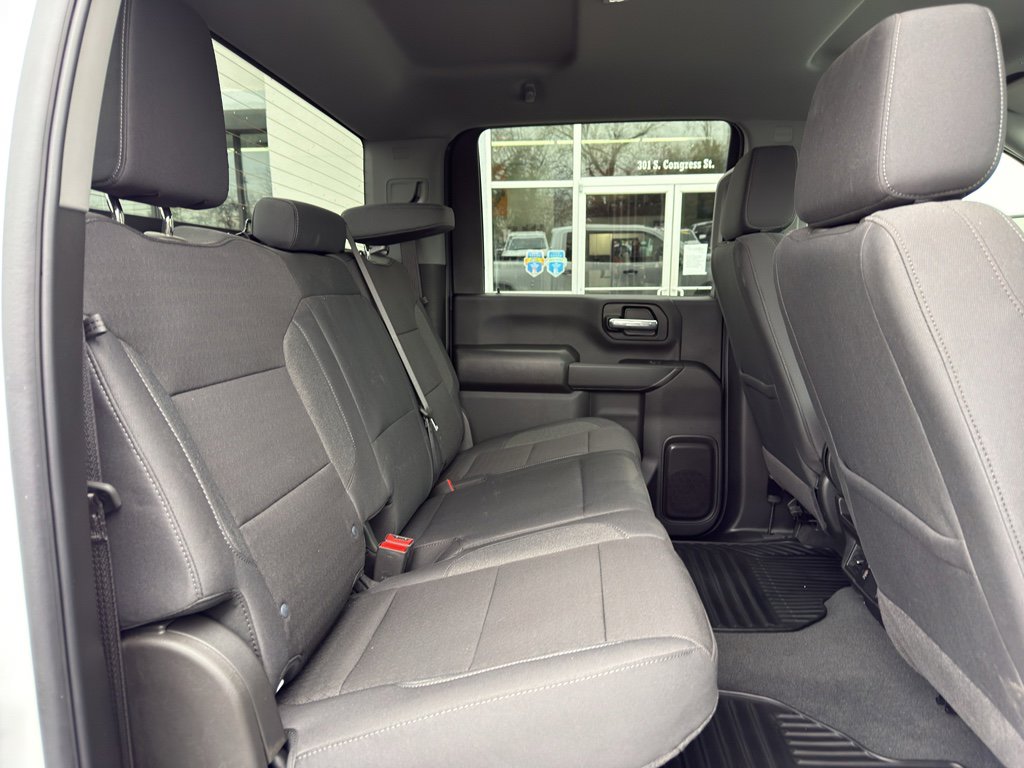 Used 2025 Chevrolet Silverado 2500 Custom w/ Custom Value Package image 15