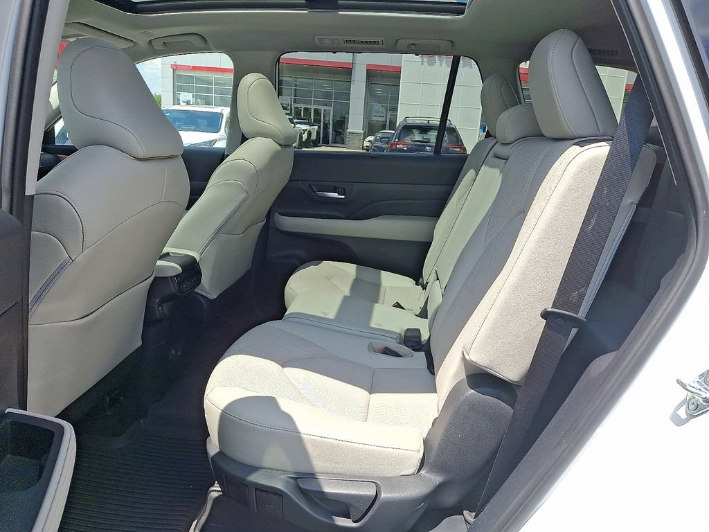 Certified 2025 Toyota Grand Highlander FWD image 10