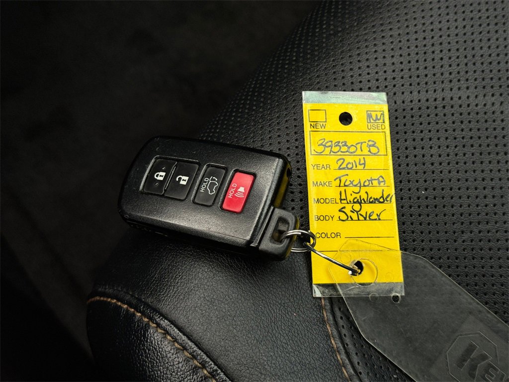 Used 2014 Toyota Highlander Limited image 40