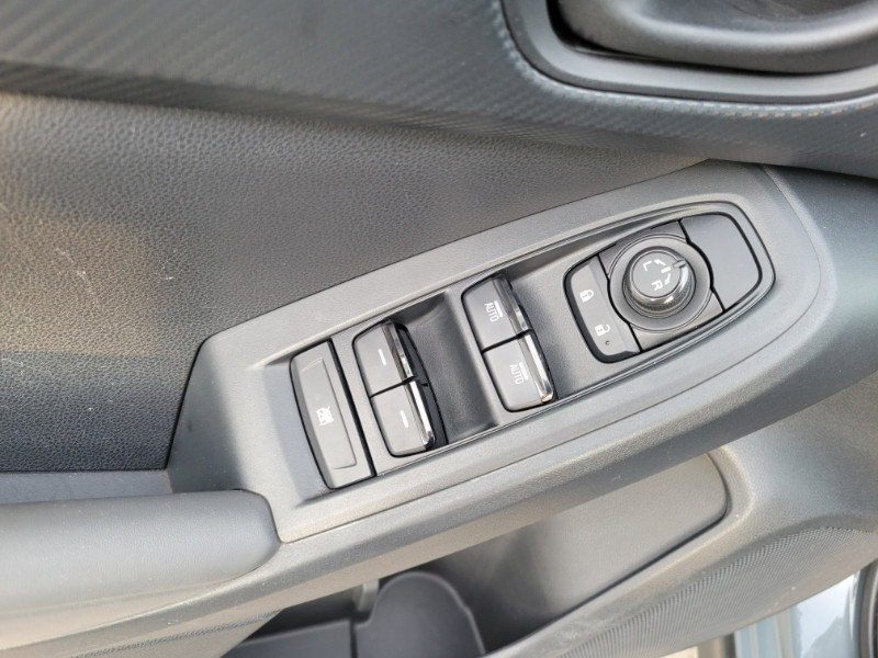 Used 2025 Subaru Crosstrek 2.0i image 12