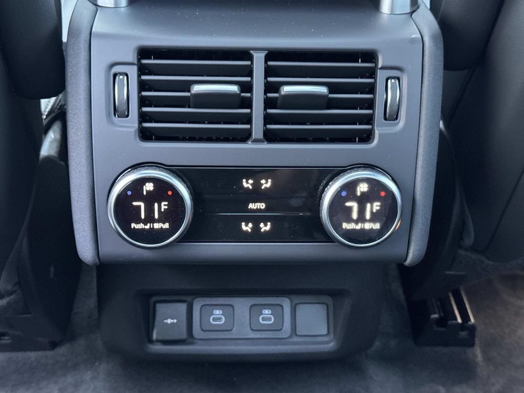 New 2026 Land Rover Discovery S AWD/4WD image 17