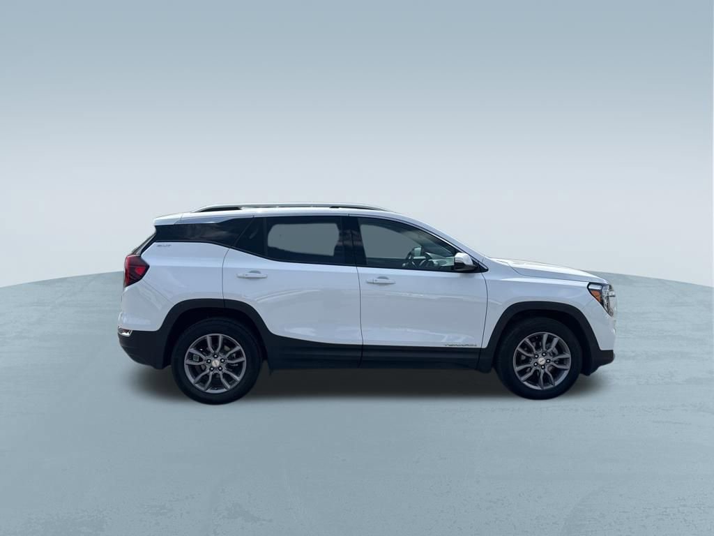 Used 2024 GMC Terrain SLT AWD/4WD image 9