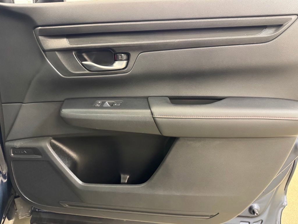 Used 2025 Honda CR-V Sport image 32