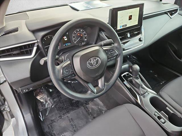 Used 2025 Toyota Corolla LE FWD image 12