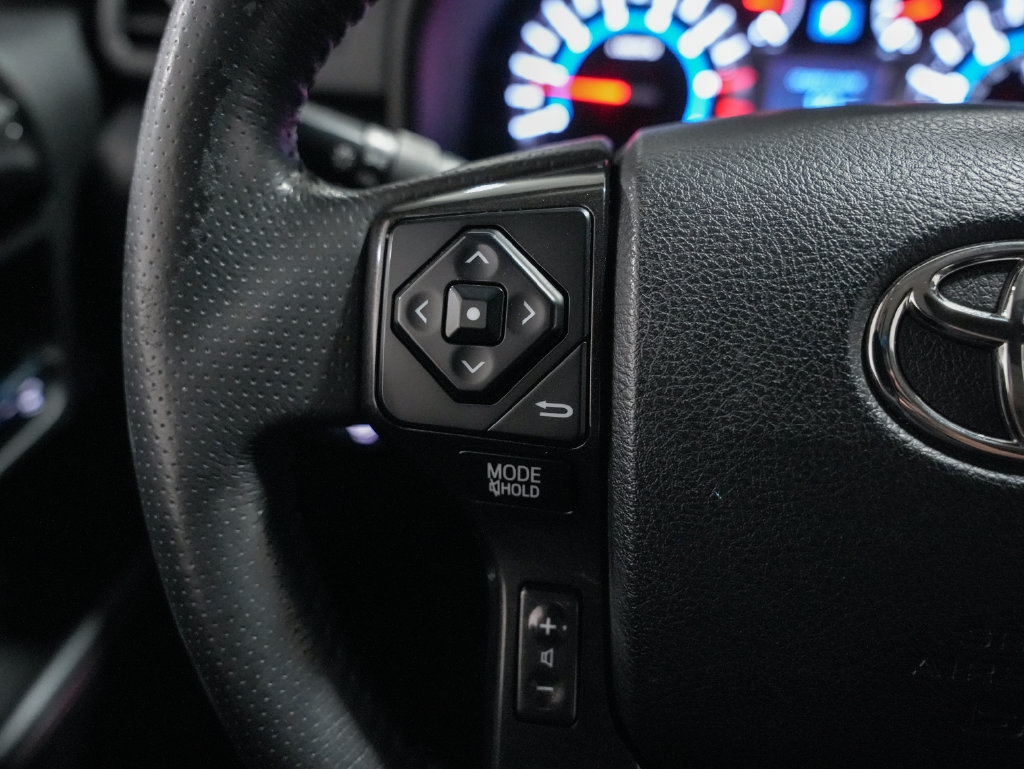 Used 2018 Toyota 4Runner TRD Off-Road Premium AWD/4WD image 14