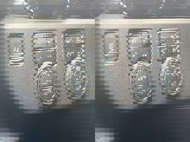 Used 2025 Chevrolet Silverado 1500 High Country w/ Technology Package image 17