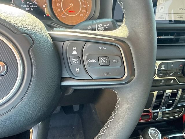 Used 2025 Jeep Gladiator Mojave w/ Convenience Group AWD/4WD image 28