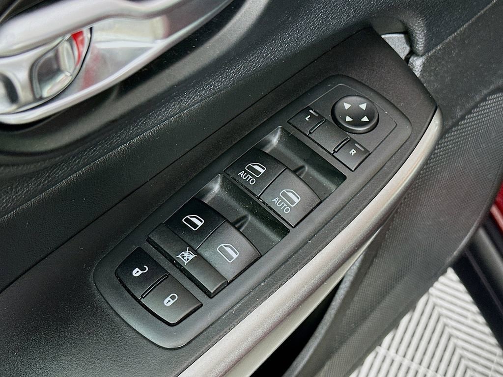 Certified 2020 Jeep Cherokee Latitude Lux w/ Quick Order Package 26H Lux image 27