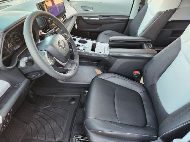 New 2026 Toyota Sienna XSE AWD/4WD image 9