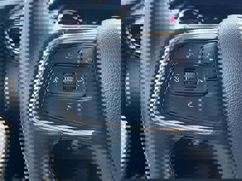 Used 2022 Buick Encore GX Preferred w/ Sport Touring Package image 16