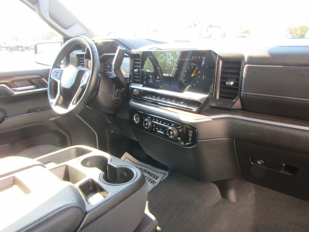 Used 2024 Chevrolet Silverado 1500 LT AWD/4WD image 34
