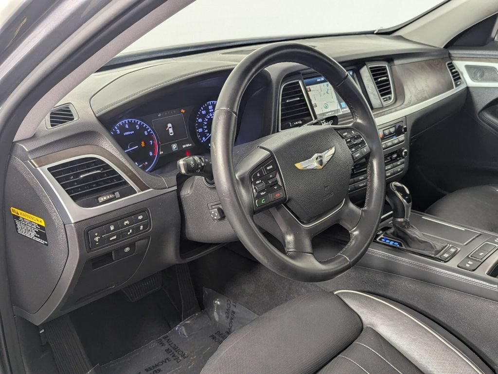 Used 2015 Hyundai Genesis 5.0 RWD image 11