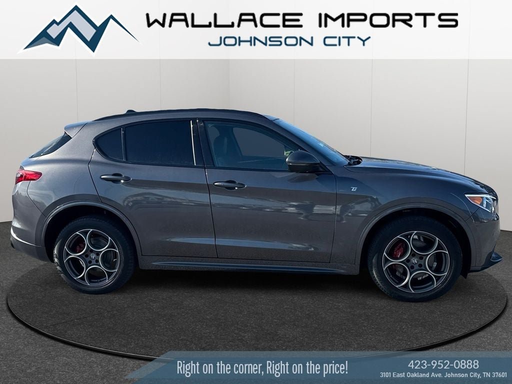 Used 2023 Alfa Romeo Stelvio Ti AWD/4WD image 6
